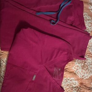 Figs Rasberry Sorbet: xl top , L/t bottoms